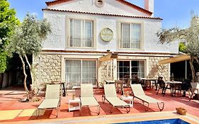 Rebetiko Hotel